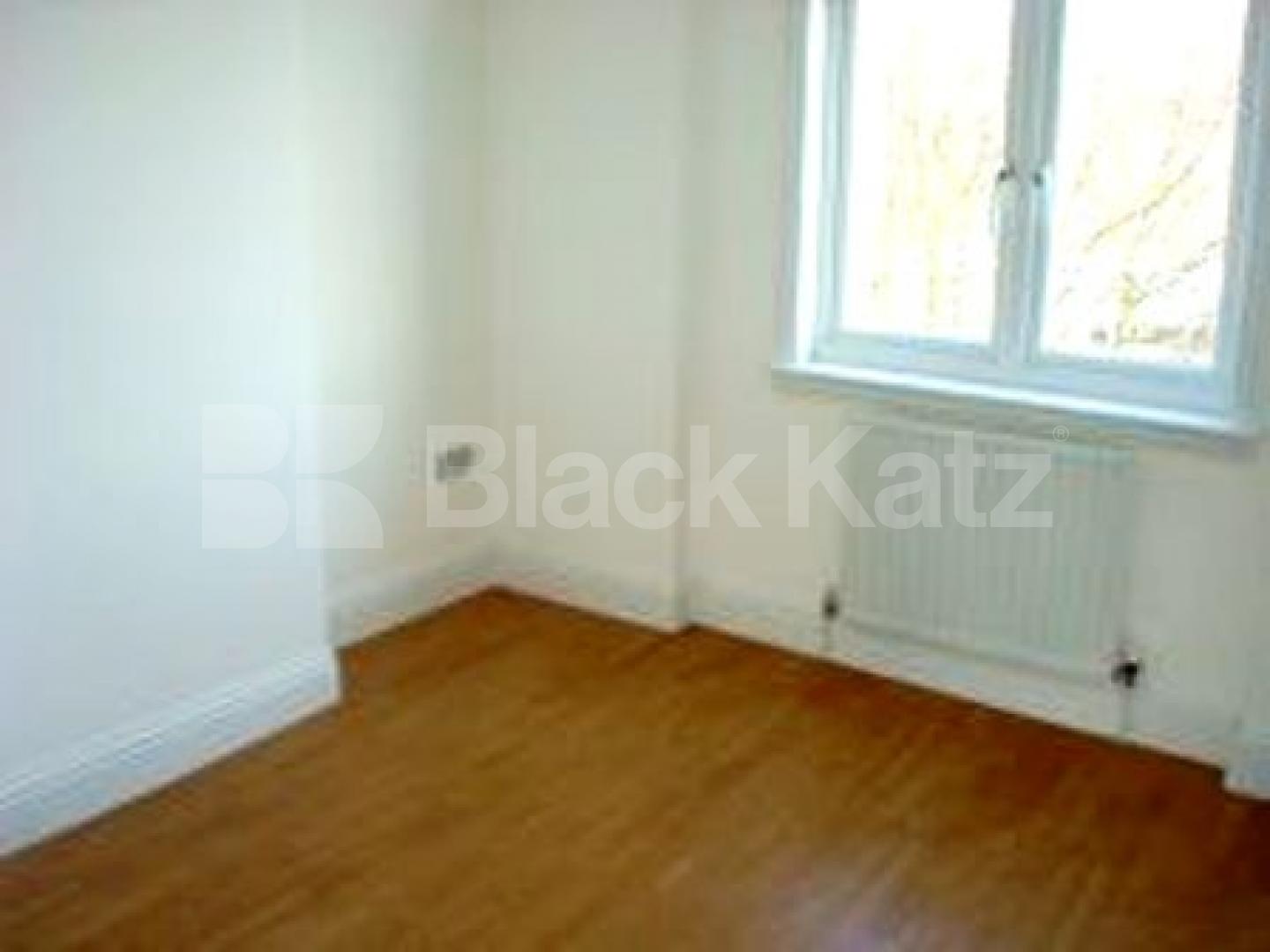 			1 MONTHS DEPOSIT SAVING YOU £475!, 1 Bedroom, 1 bath, 1 reception Flat			 Axminster Road, Holloway